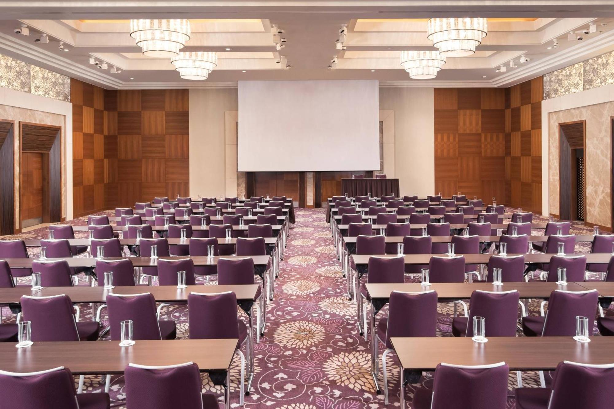 Sheraton Bratislava Hotel מראה חיצוני תמונה